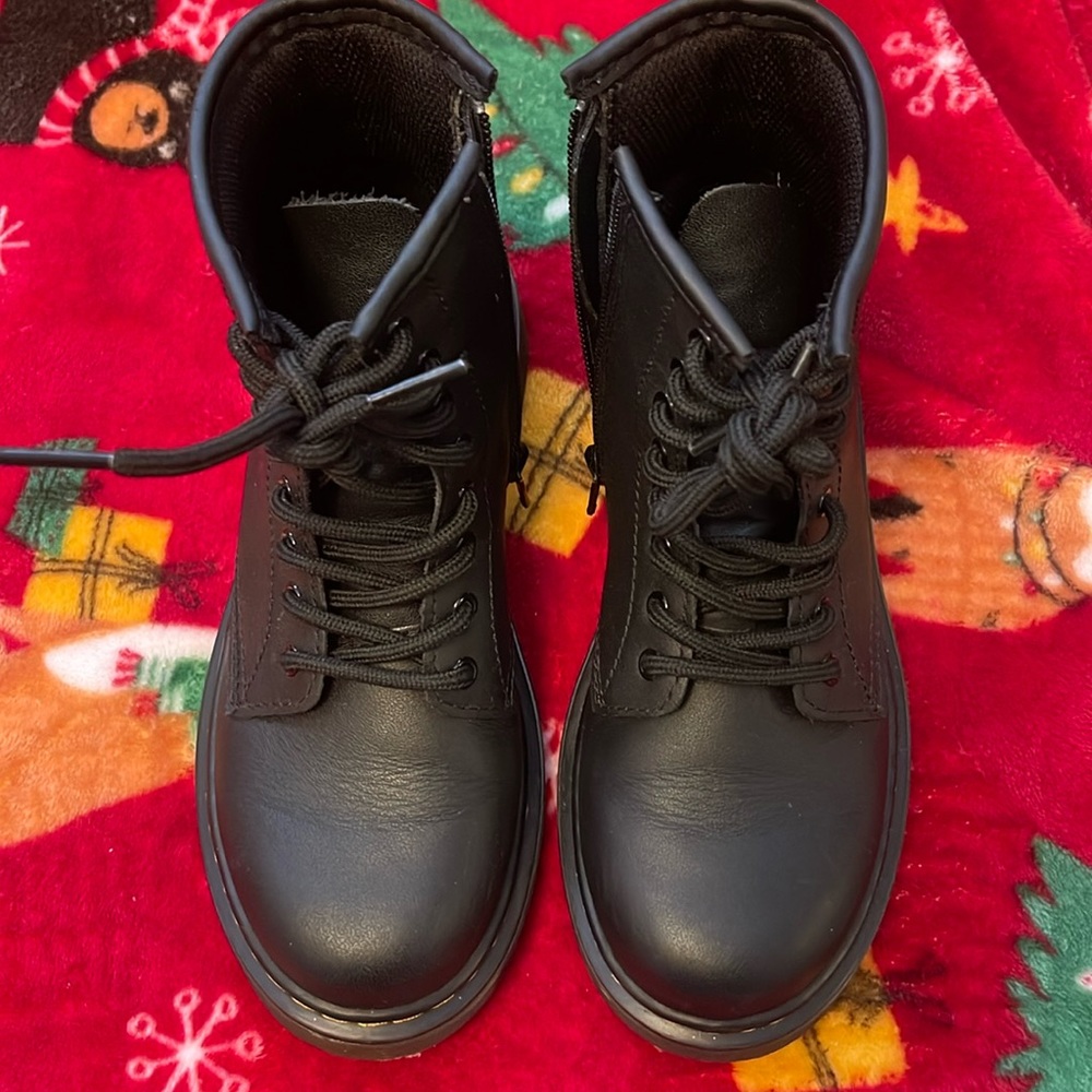 Gently used dr Martens